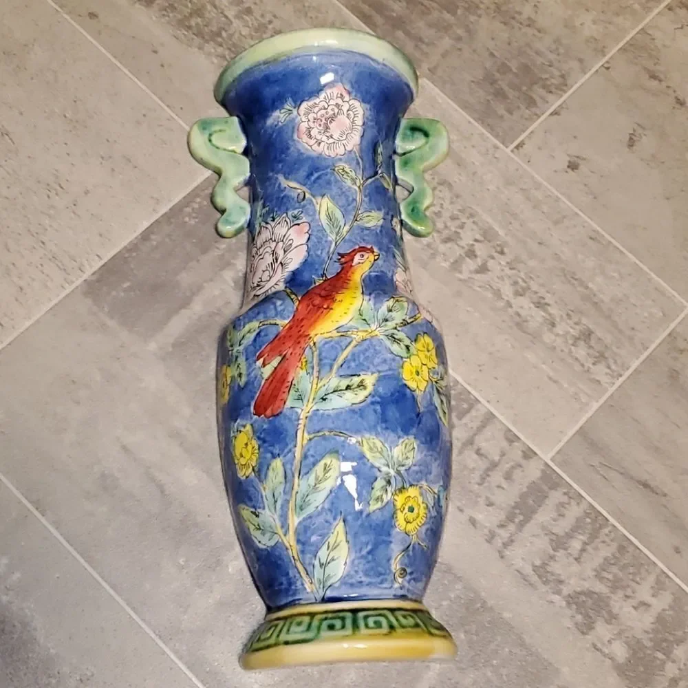 GUC Beautiful Bird & Floral Medium Wall Pocket Vase